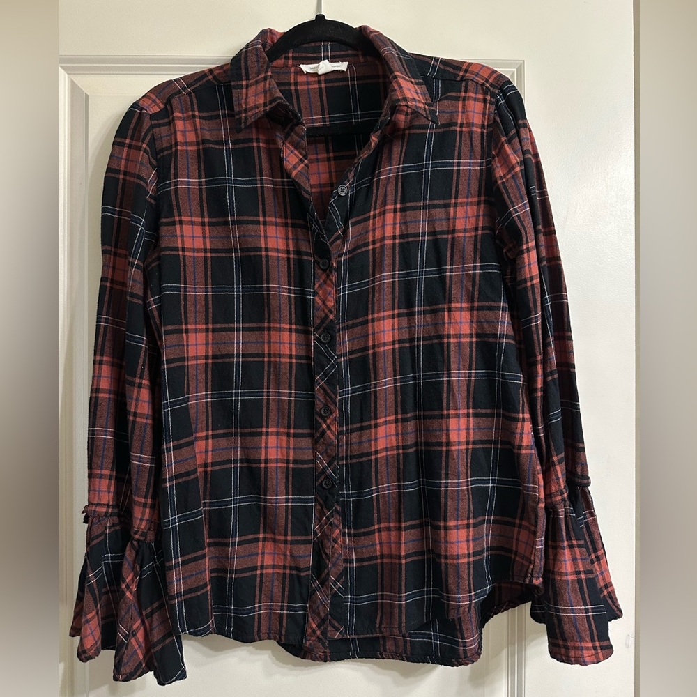Plaid Button-Up Shirt with big sleeves
